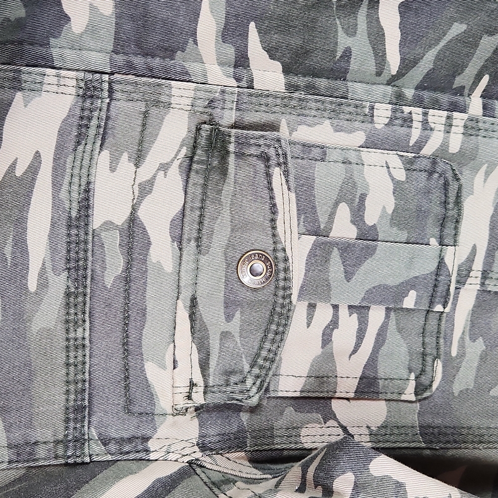 Kensie Jeans, Women's Camo Military stretch jacket with pockets, full zip/snap. - Picture 5 of 7